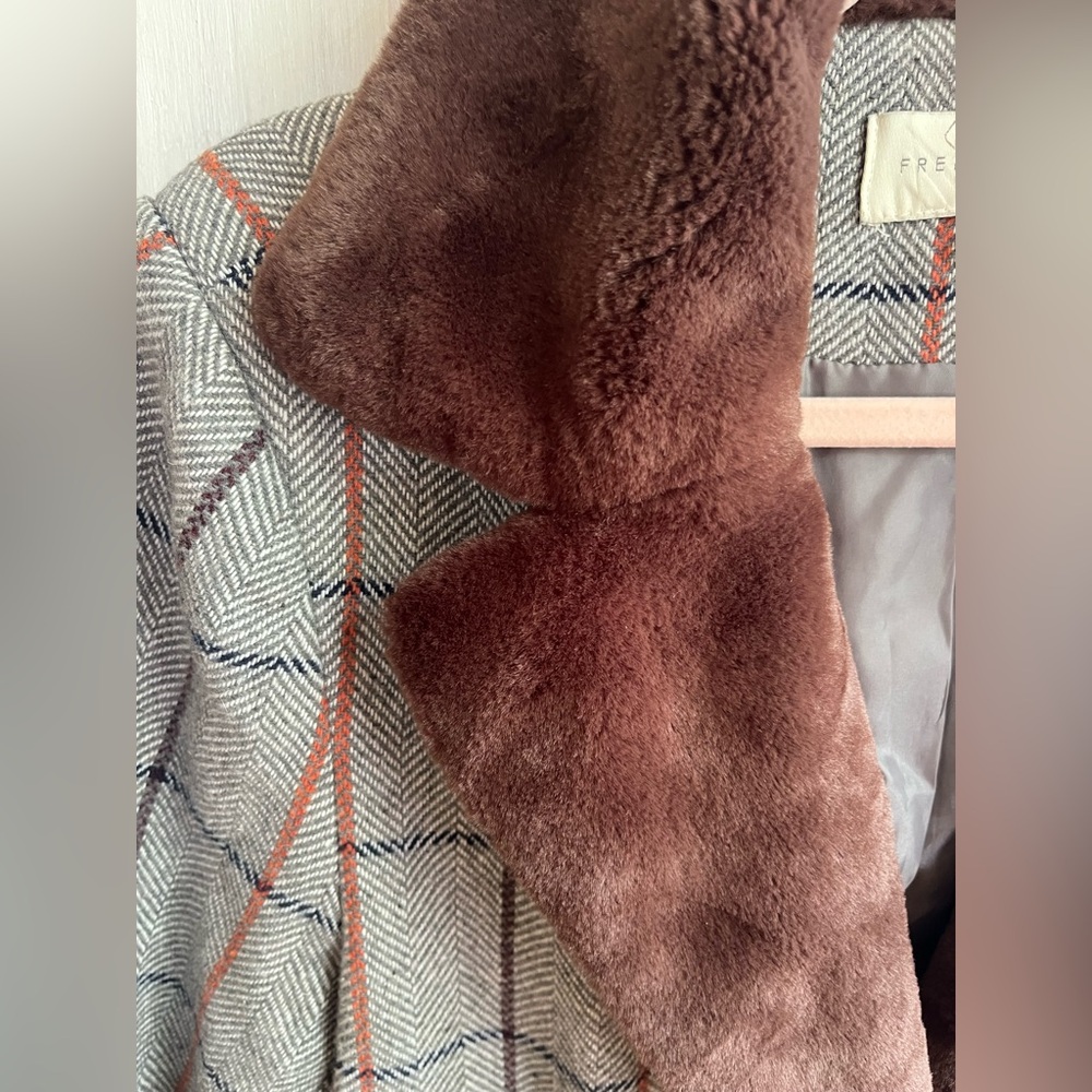 ANTHROPOLOGIE- FRENCHMAUVE Eva Faux Fur Trimmed Coat - Picture 7 of 13